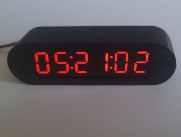 * TAƎS Rally Clock - USB fitting - Image 3